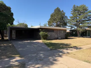Sold home at 117 SW 9th