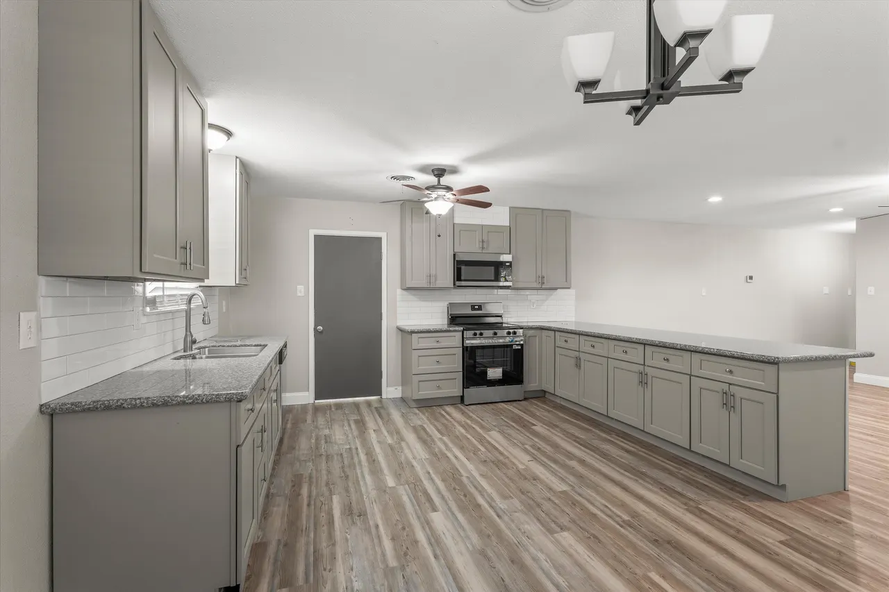 Photo 7 — 3809 49th Street, Lubbock, TX 79413