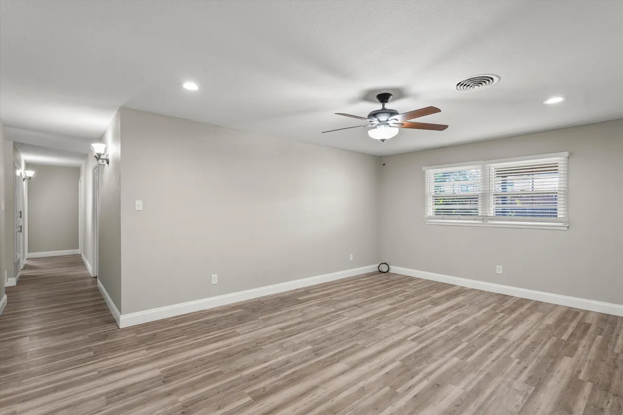 Photo 9 — 3809 49th Street, Lubbock, TX 79413
