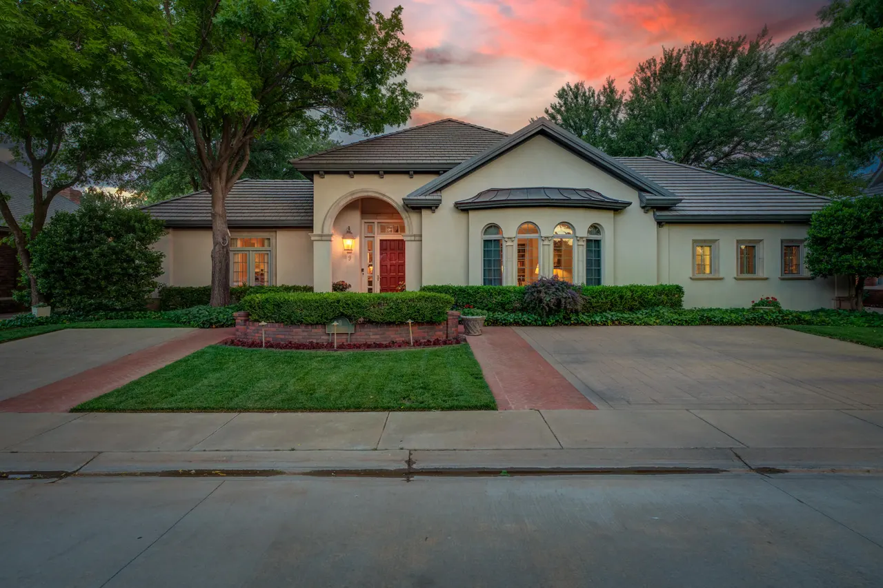 Front exterior — 4809 19th Street UNIT 9, Lubbock, TX 79407