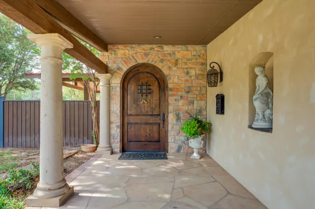 Photo 3 — 4801 17th Street, Lubbock, TX 79416