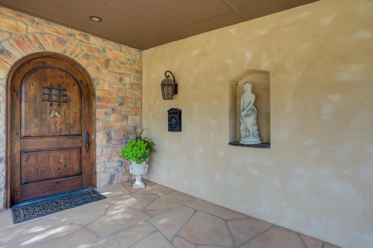 Photo 2 — 4801 17th Street, Lubbock, TX 79416