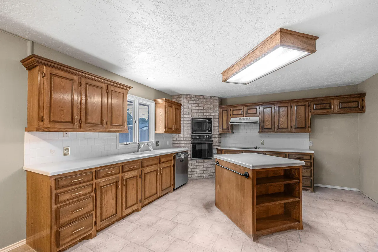 Photo 12 — 2220 Rice Drive, Levelland, TX 79336
