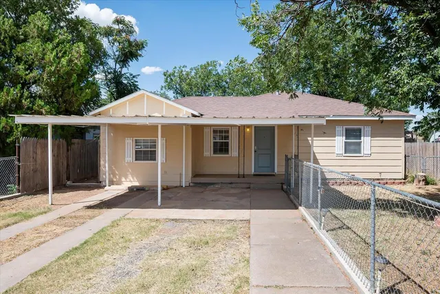 Photo 3 — 2012 62nd Street, Lubbock, TX 79412