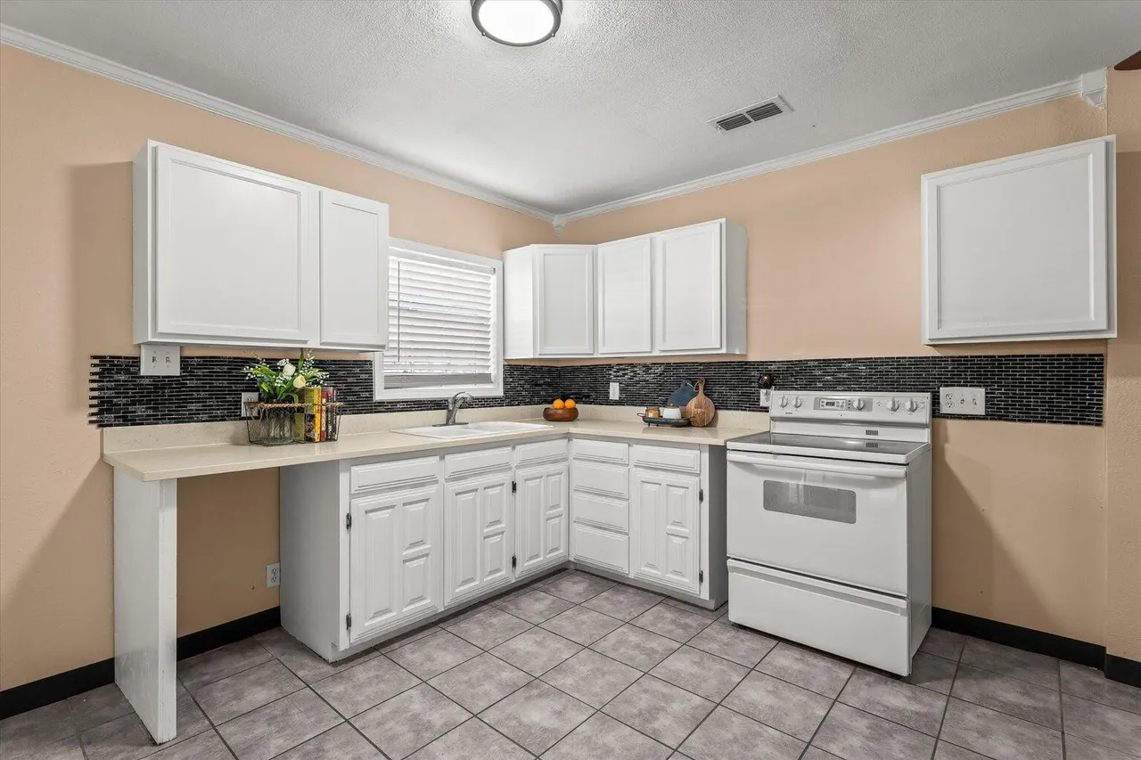 Photo 9 — 2012 62nd Street, Lubbock, TX 79412