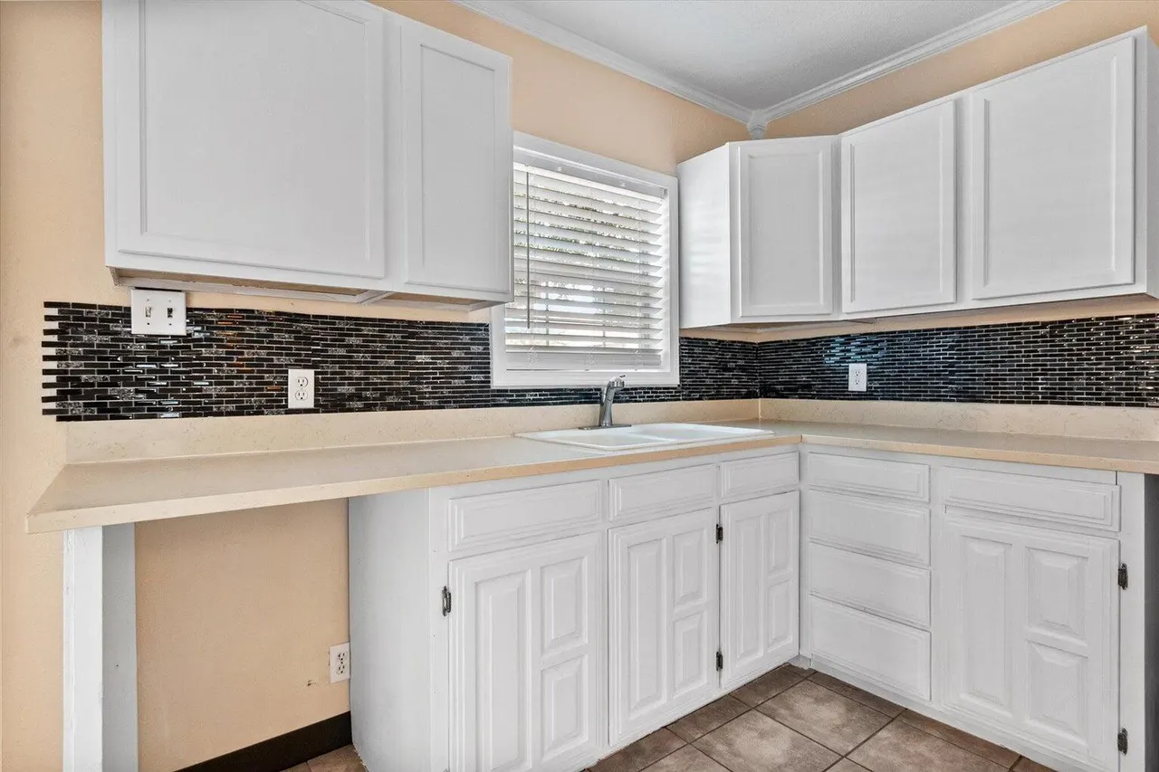 Photo 11 — 2012 62nd Street, Lubbock, TX 79412