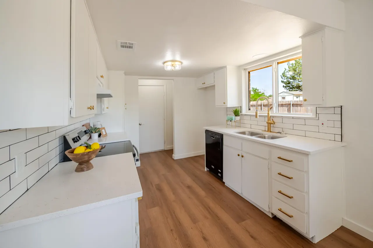 Photo 12 — 5729 Duke Street, Lubbock, TX 79416