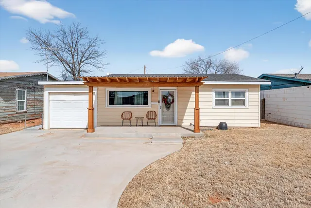 Front exterior — 513 E Park Lane, Brownfield, TX 79316