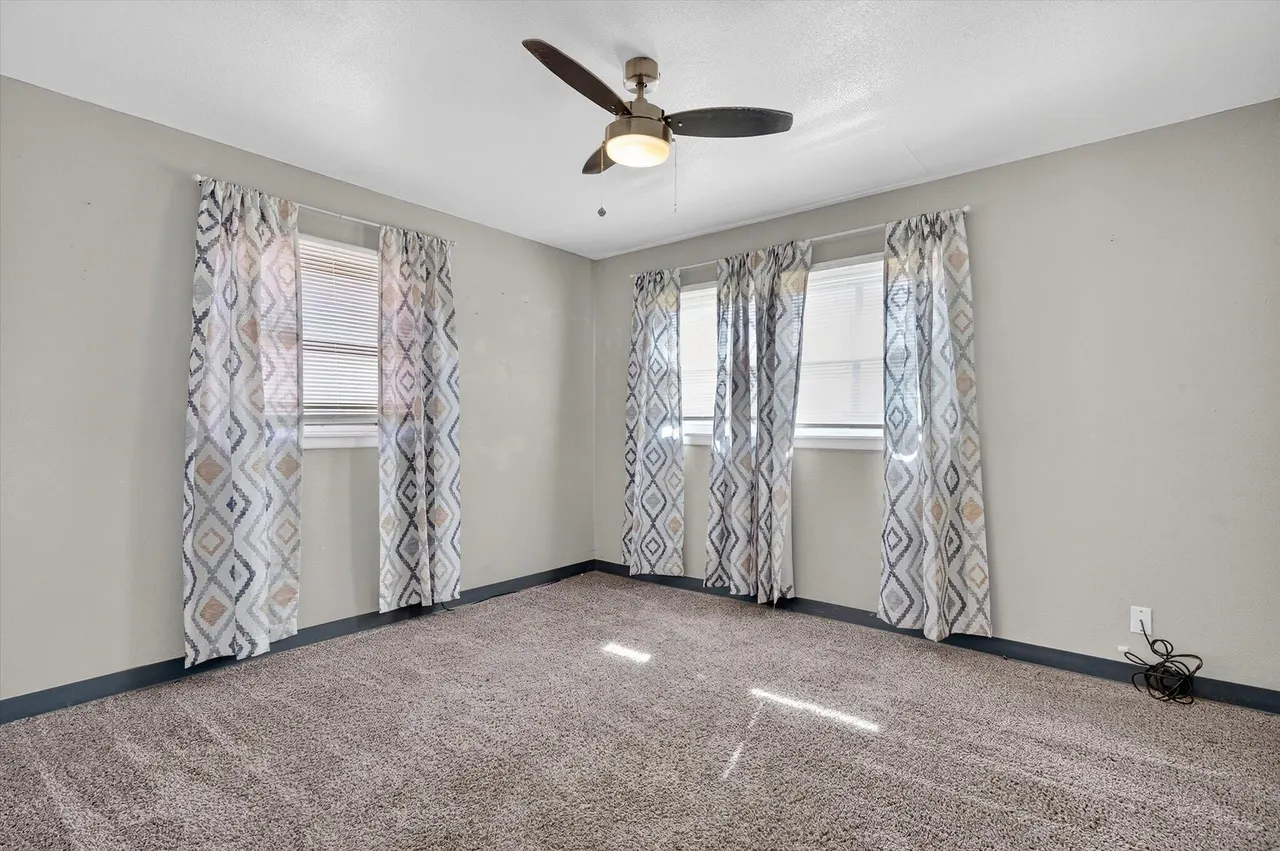 Photo 14 — 513 E Park Lane, Brownfield, TX 79316