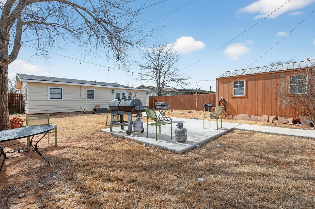 Photo 21 — 513 E Park Lane, Brownfield, TX 79316