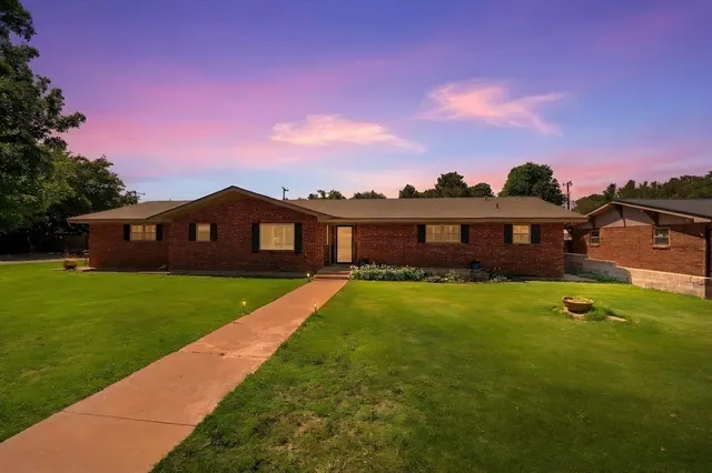 Photo 2 — 2501 N 2nd Street, Tahoka, TX 79373