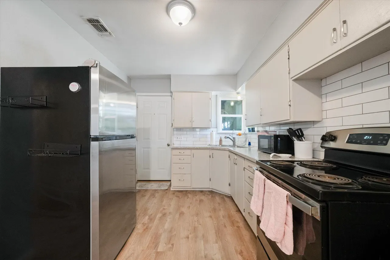 Photo 12 — 3817 31st Street, Lubbock, TX 79410