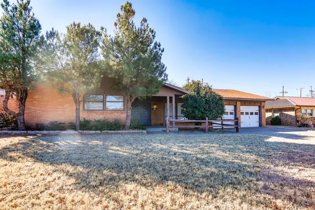 Photo 2 — 2123 66th Street, Lubbock, TX 79412