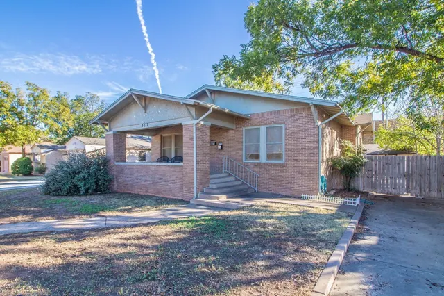 Front exterior — 2017 17th Street, Lubbock, TX 79401
