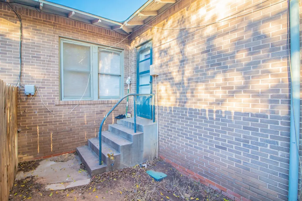 Photo 3 — 2017 17th Street, Lubbock, TX 79401