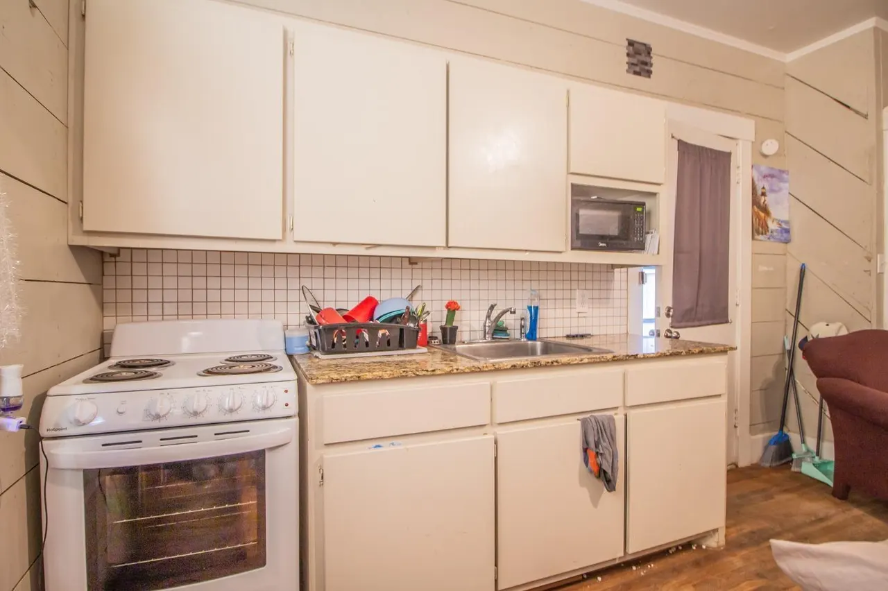 Photo 7 — 2017 17th Street, Lubbock, TX 79401