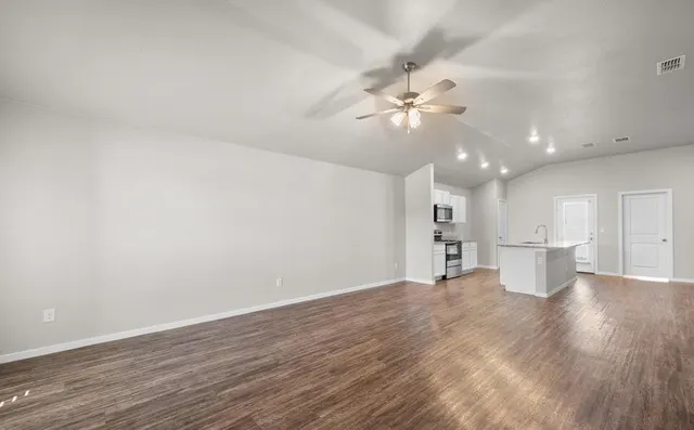 Photo 2 — 2031 Kenwood Avenue, Lubbock, TX 79407