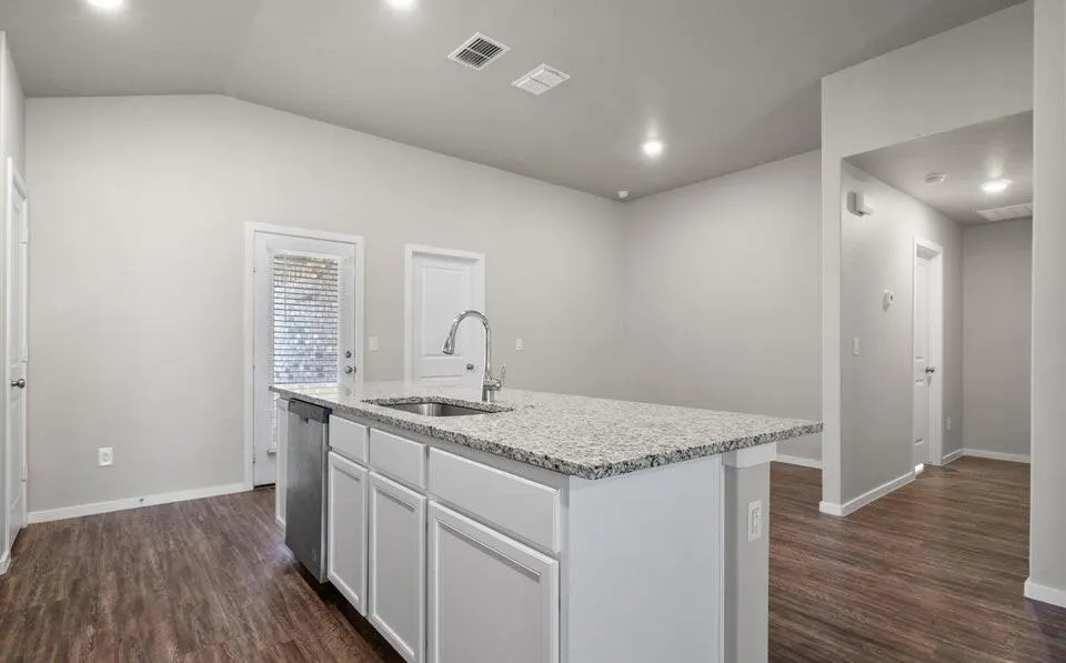 Photo 14 — 2031 Kenwood Avenue, Lubbock, TX 79407