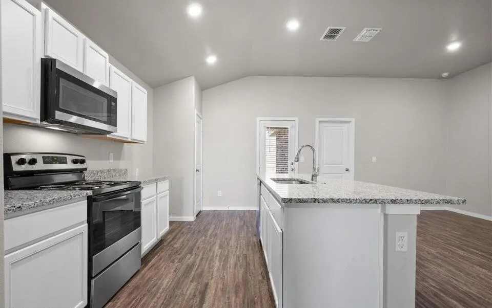 Photo 17 — 2031 Kenwood Avenue, Lubbock, TX 79407