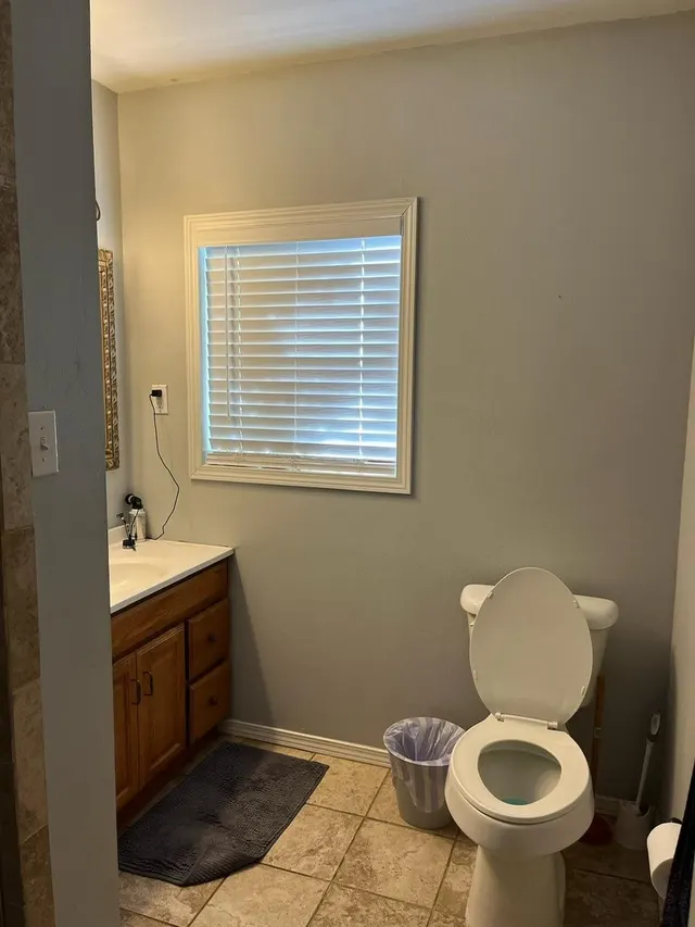 Photo 5 — 2702 31st Street, Lubbock, TX 79410