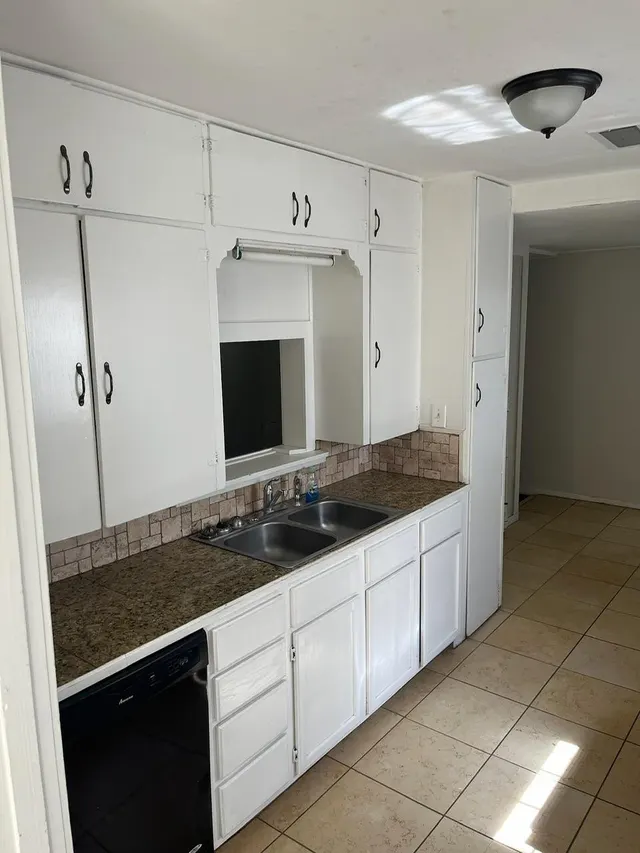Photo 8 — 2503 24th Street, Lubbock, TX 79410