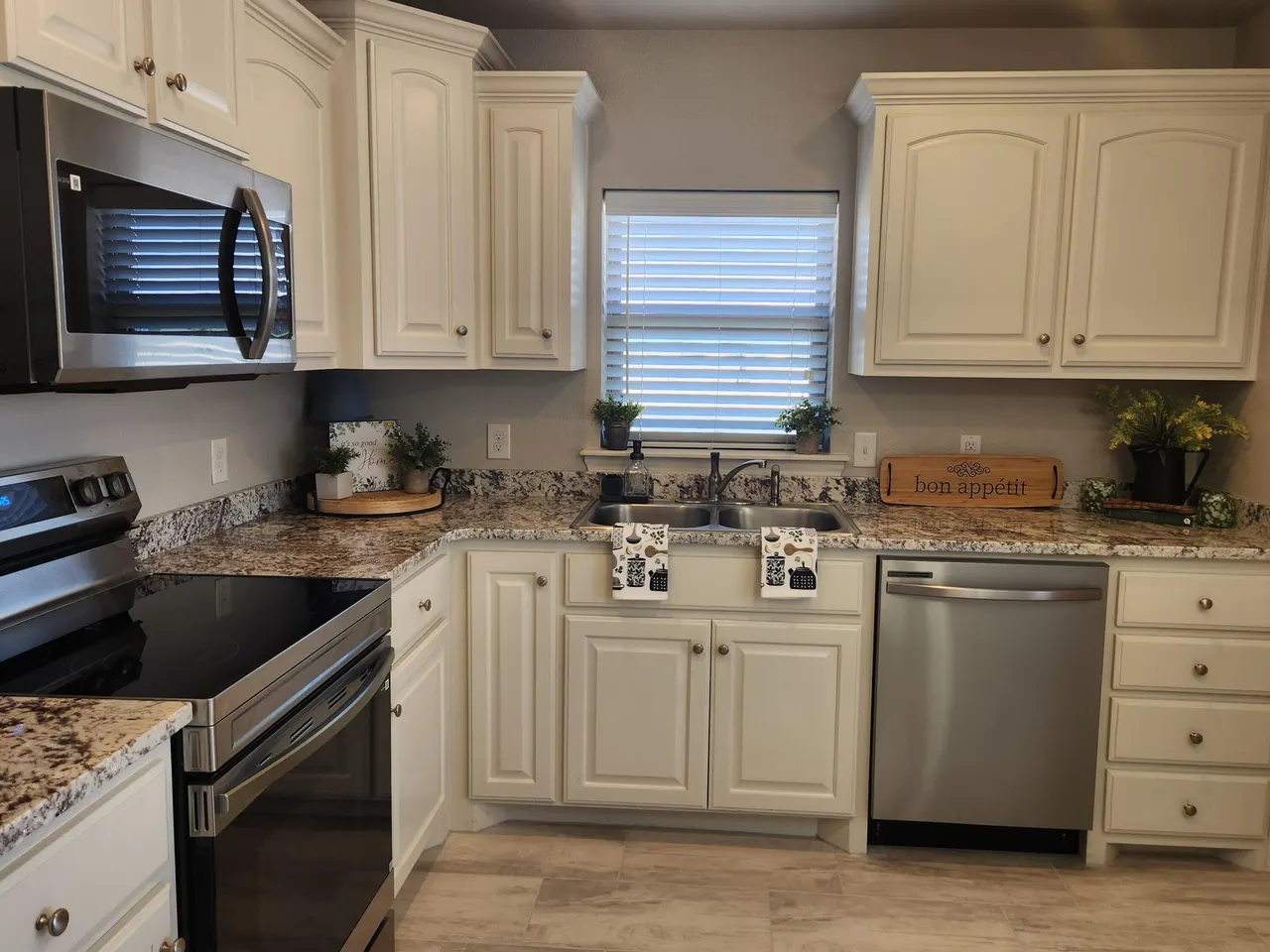 Photo 5 — 8702 13th Street, Lubbock, TX 79416