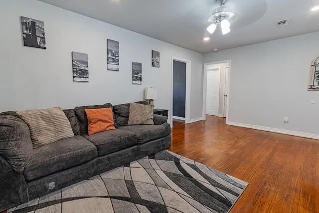 Photo 3 — 2108 39th Street, Lubbock, TX 79412