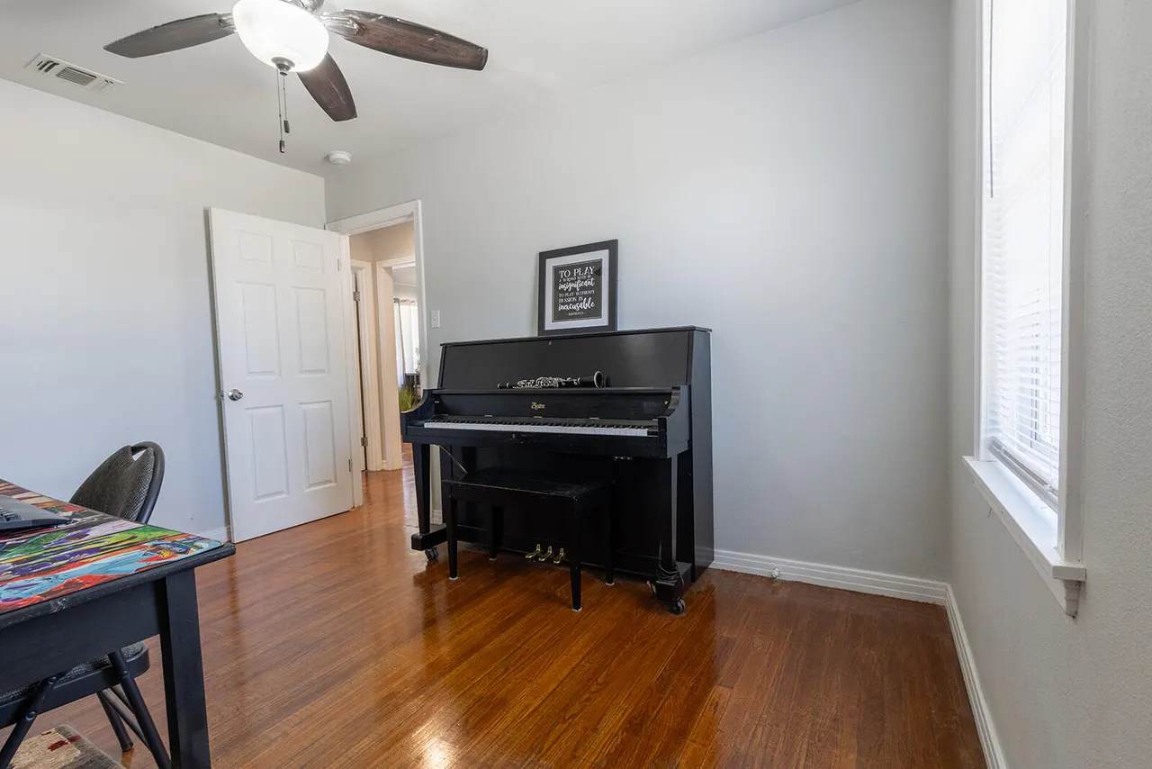 Photo 11 — 2108 39th Street, Lubbock, TX 79412