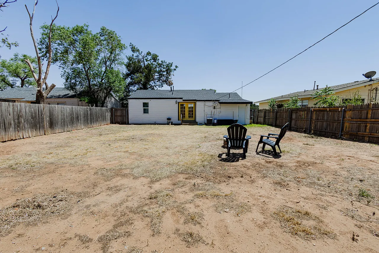 Photo 17 — 2108 39th Street, Lubbock, TX 79412