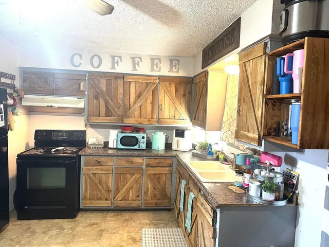 Photo 6 — 311 W 13th Street, Hale Center, TX 79041