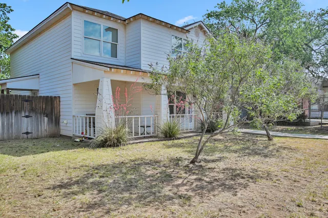Photo 3 — 1920 16th Street, Lubbock, TX 79401