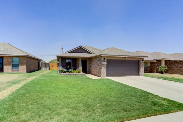 Photo 4 — 7016 34th Place, Lubbock, TX 79407