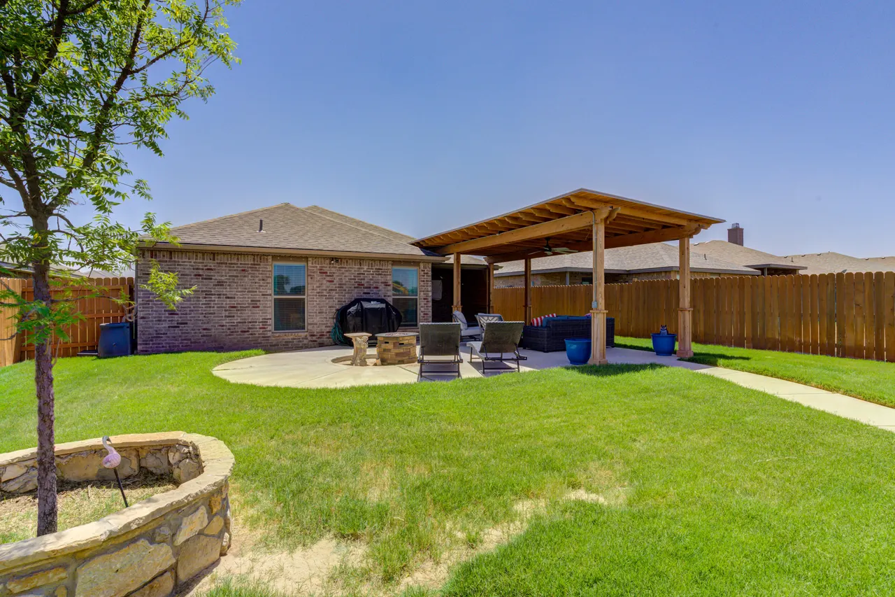 Photo 9 — 7016 34th Place, Lubbock, TX 79407