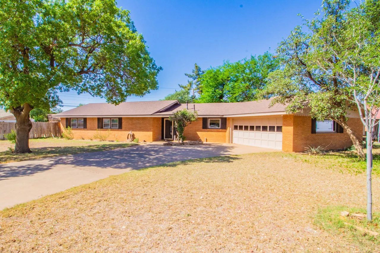 Front exterior — 1608 E Buckley Street, Brownfield, TX 79316