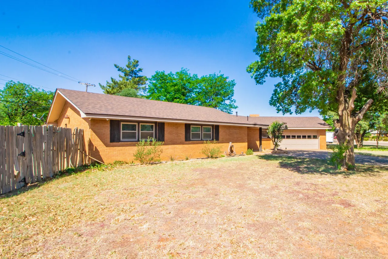 Photo 2 — 1608 E Buckley Street, Brownfield, TX 79316