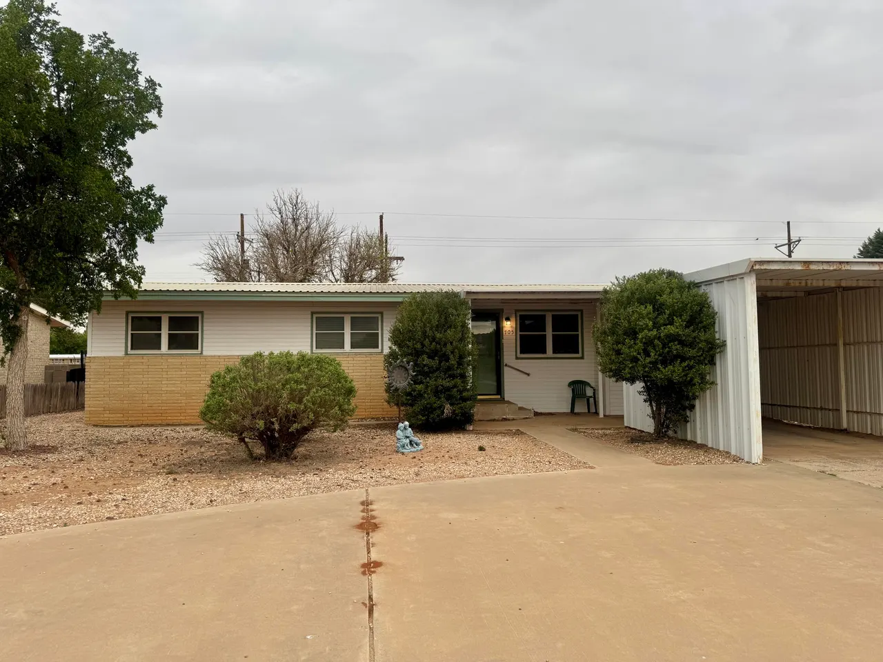 Front exterior — 705 E Broadway Street, Denver City, TX 79323