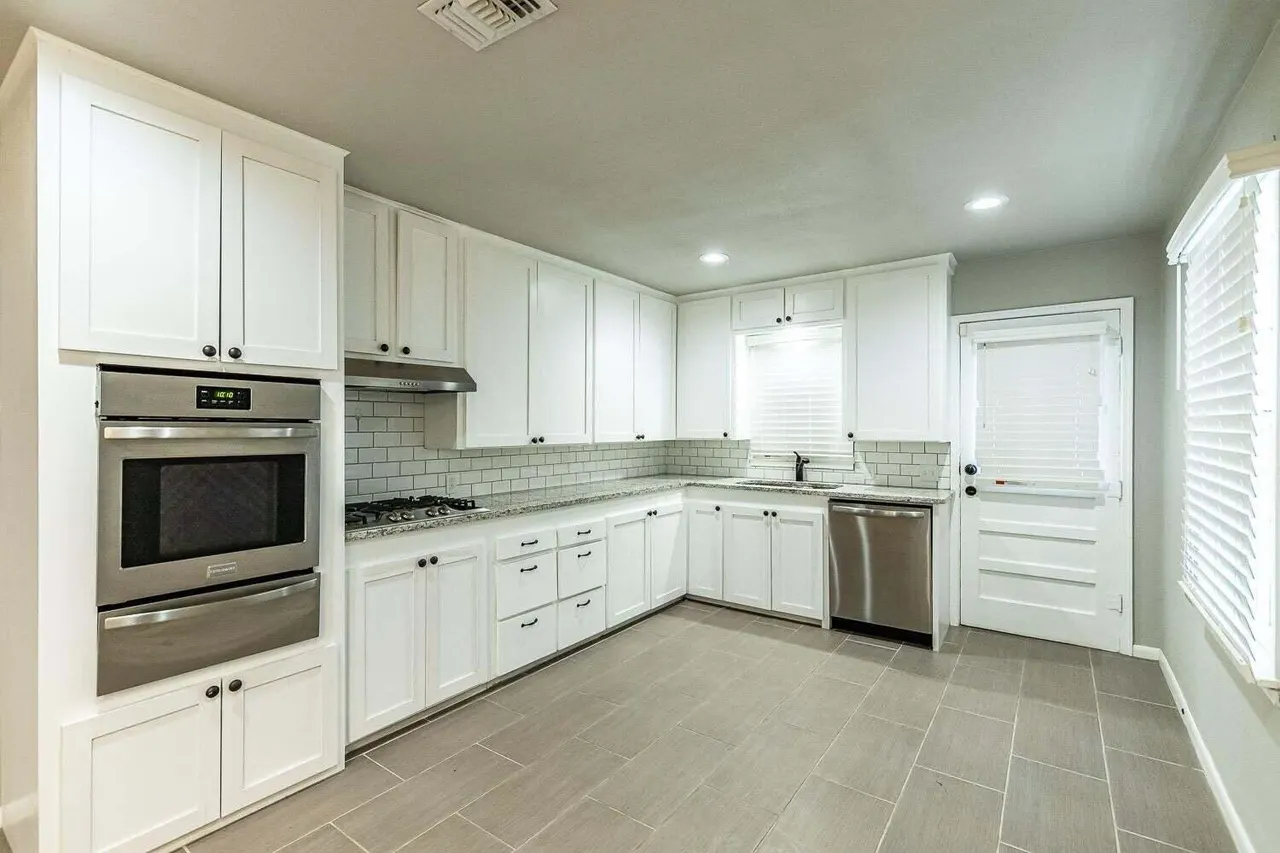 Photo 2 — 2617 31st Street, Lubbock, TX 79410