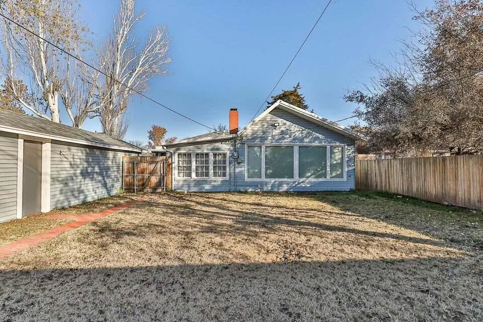 Photo 6 — 2617 31st Street, Lubbock, TX 79410