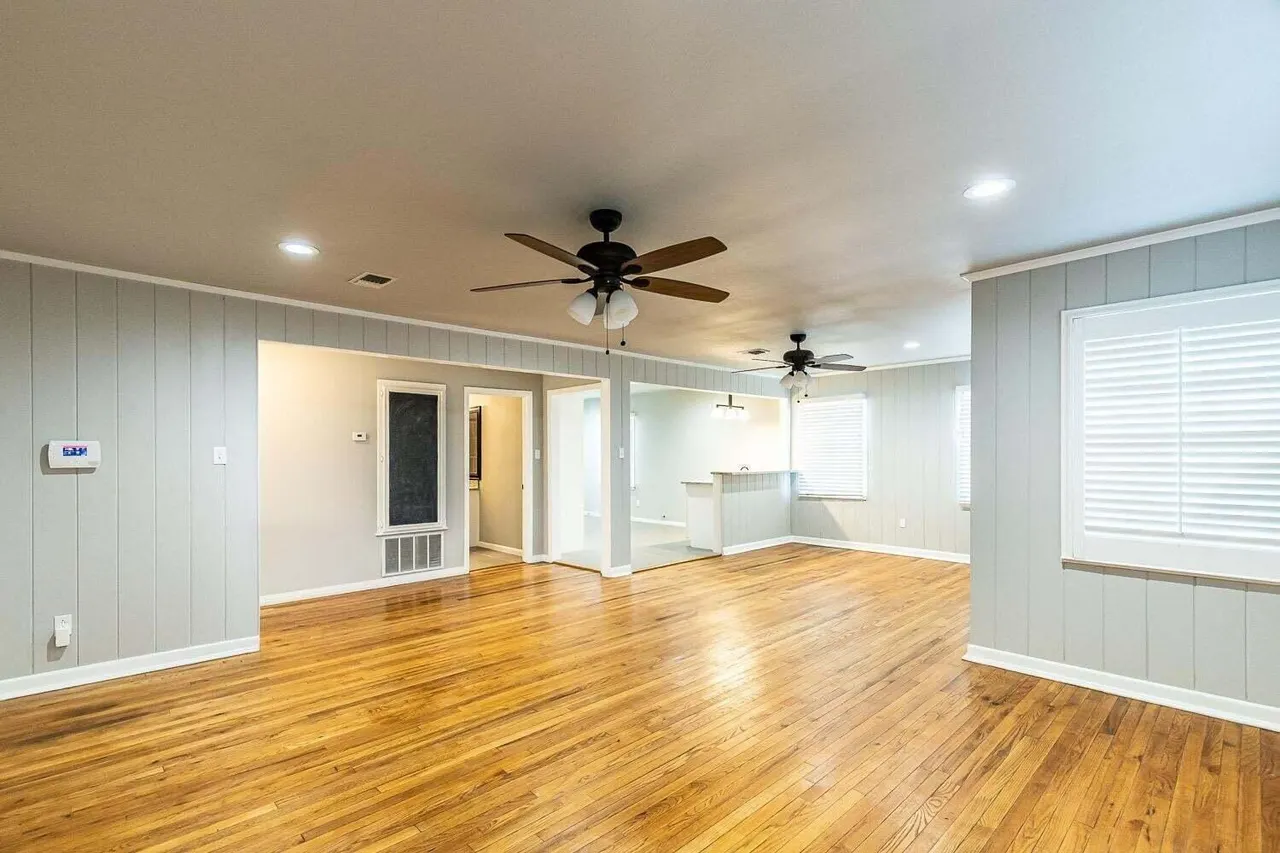 Photo 11 — 2617 31st Street, Lubbock, TX 79410