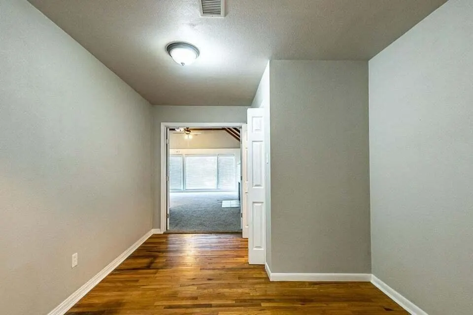 Photo 14 — 2617 31st Street, Lubbock, TX 79410
