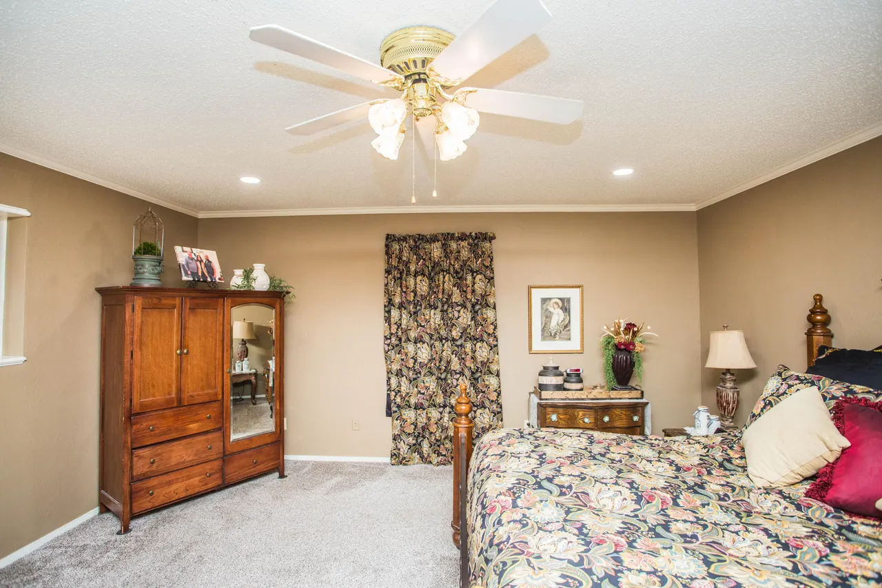 Photo 18 — 1304 Jefferson Drive, Plainview, TX 79072