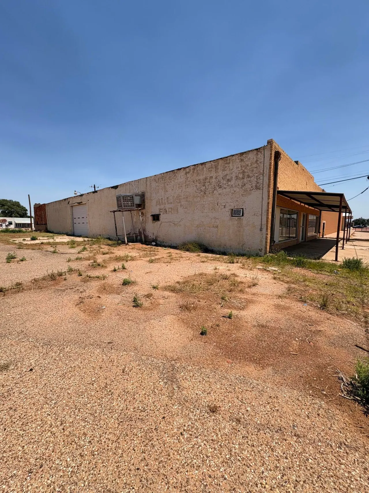 Photo 2 — 611 W Broadway Street, Brownfield, TX 79316