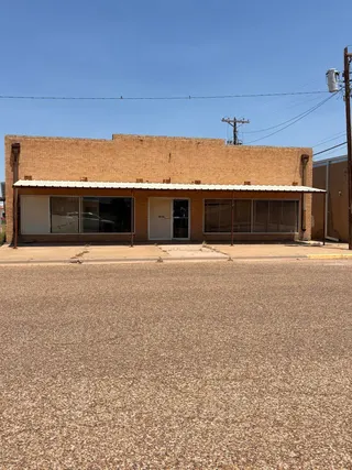Sold home at 611 W Broadway Street