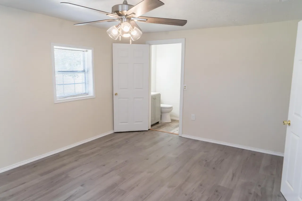 Photo 27 — 402 E 9th Street, Plainview, TX 79072