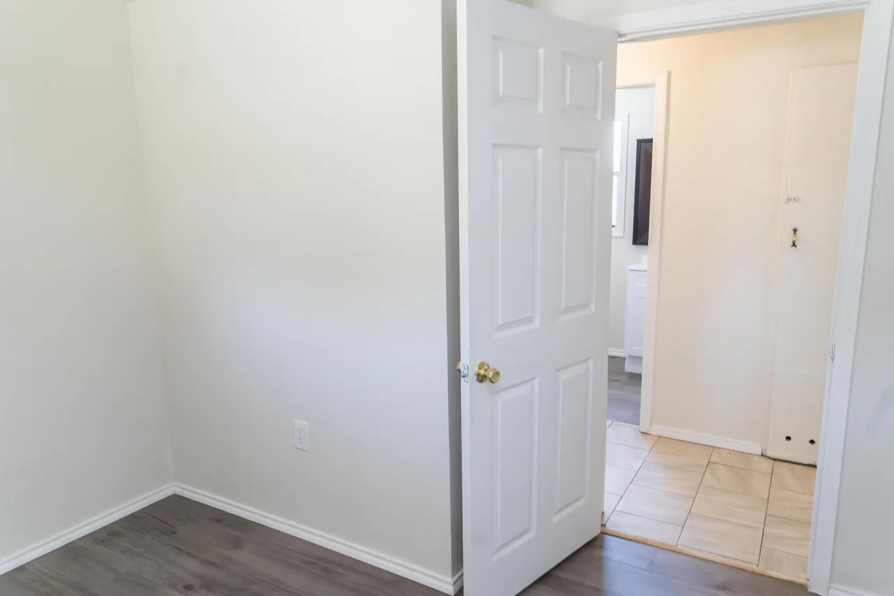 Photo 25 — 402 E 9th Street, Plainview, TX 79072