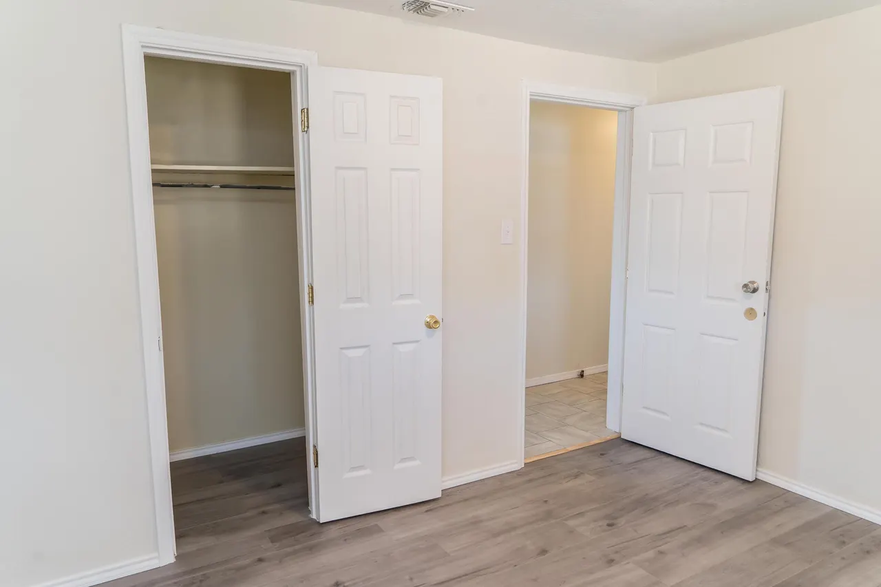 Photo 19 — 402 E 9th Street, Plainview, TX 79072