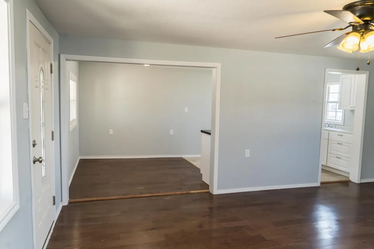 Photo 10 — 402 E 9th Street, Plainview, TX 79072