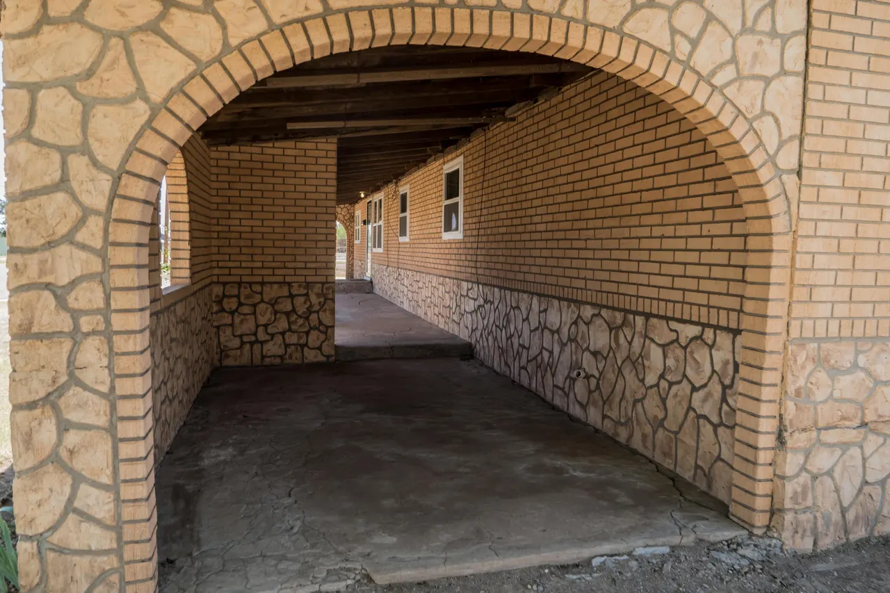 Photo 39 — 402 E 9th Street, Plainview, TX 79072