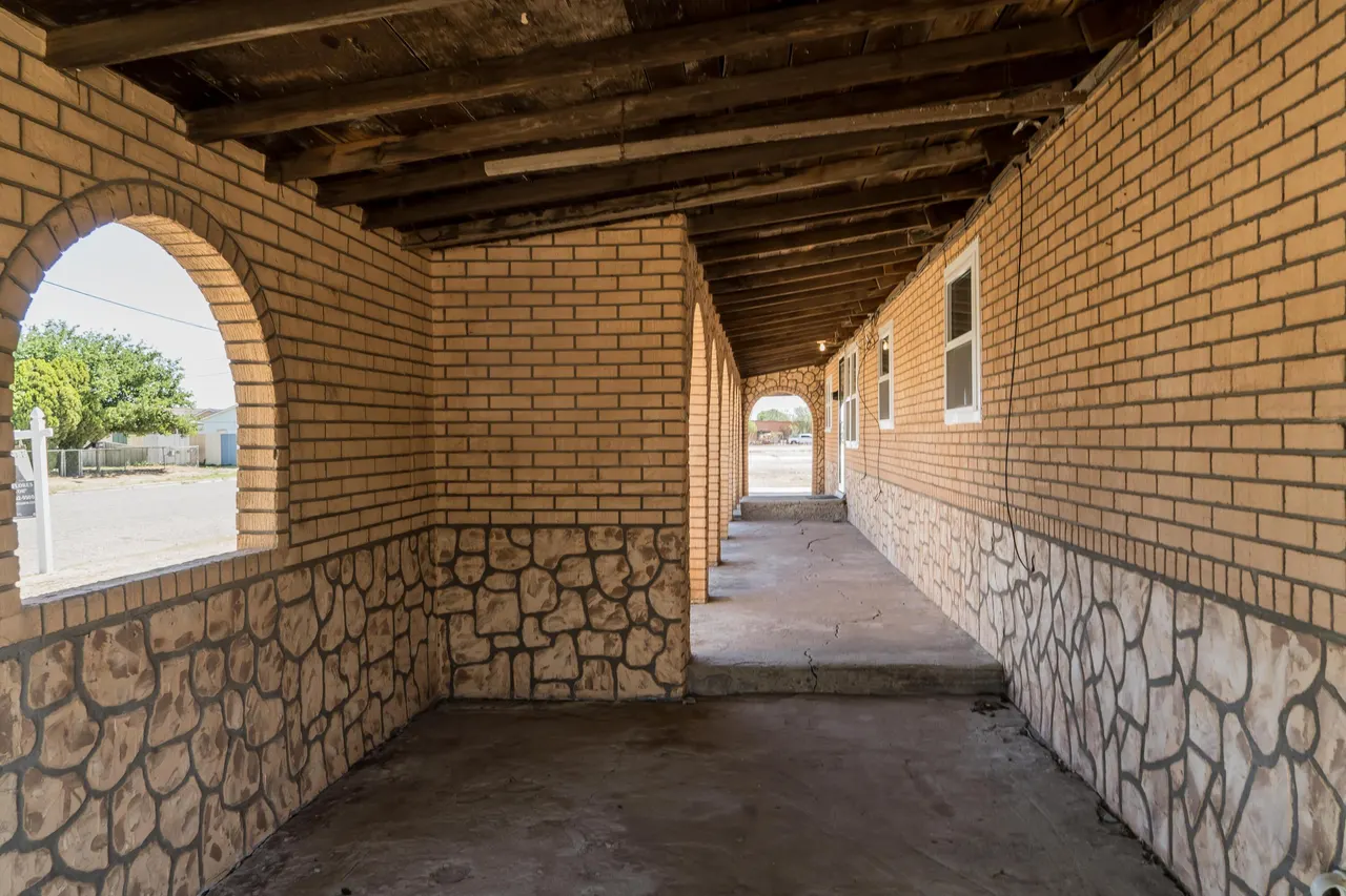 Photo 40 — 402 E 9th Street, Plainview, TX 79072