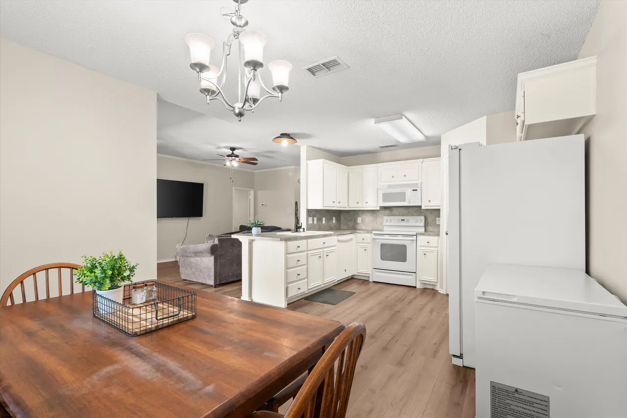 Photo 8 — 6713 9th Street, Lubbock, TX 79416